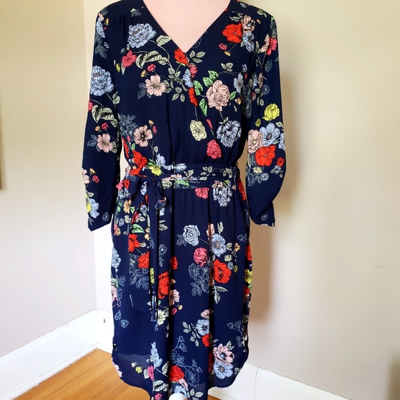 Beautiful flower print dress with pockets - Picture 1 of 6